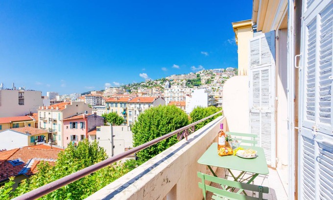 Mantega Apartment | COSY GARNIER by Riviera Holiday Homes