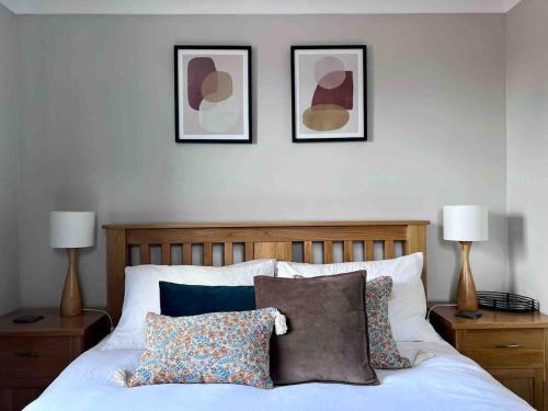 Frome House | Cosy Georgian Cottage - Parking - Central Frome