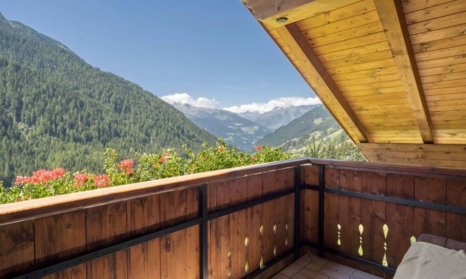 San Leonardo in Passiria Apartment | Cosy Holiday Apartment "Haus Hubertus - 6" with Mountain View & Wi-Fi