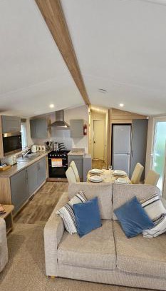 Cowes House | Cosy Holiday home, Thorness Bay