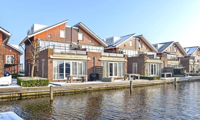 Municipality of Uitgeest Apartment | Cosy holiday home with jetty