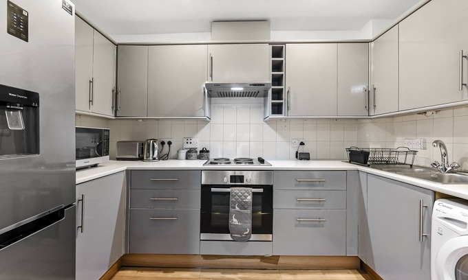Island Gardens Apartment | Cosy Home in Canary Wharf