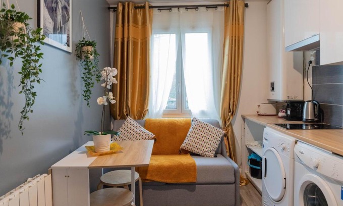Pantin Apartment | Cosy Home - PantinSmile