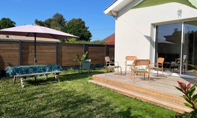 Le Porge House | Cosy house in the heart of Le Porge with garden, close to amenities.