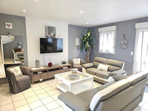 La Riviere-Saint-Sauveur House | Cosy maison 3 chambres Honfleur jardin, parking privé et jacuzzi