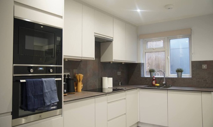Elephant and Castle House | Cosy Modern 3BR Family Home for 7 - 15min from the London Eye (Walking)