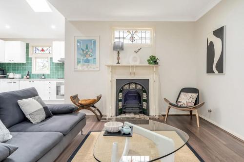 Katoomba House | Cosy Modern Blue Mountains Cottage Katoomba