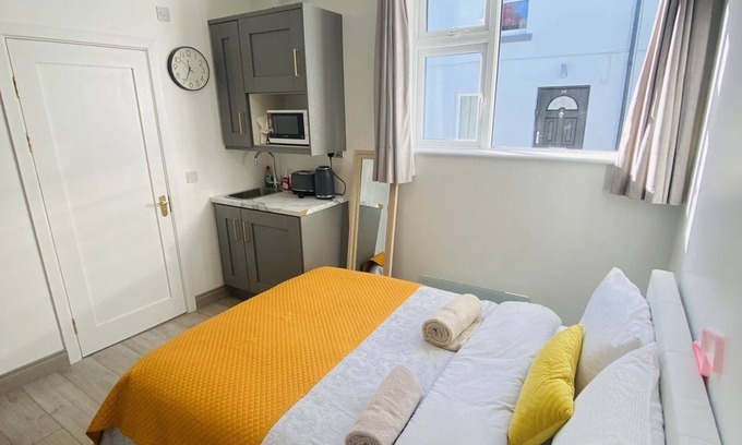 Marino Apartment | Cosy Modern Design Croke Park Studio 3