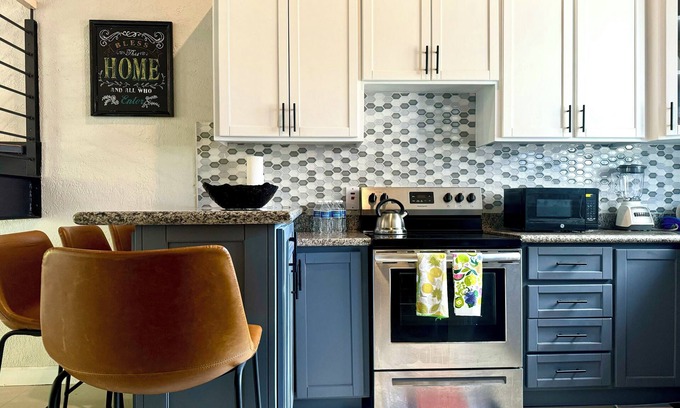 Saint Andrew Apartment | Cosy Modern Loft in Kingston Jamaica with pool.