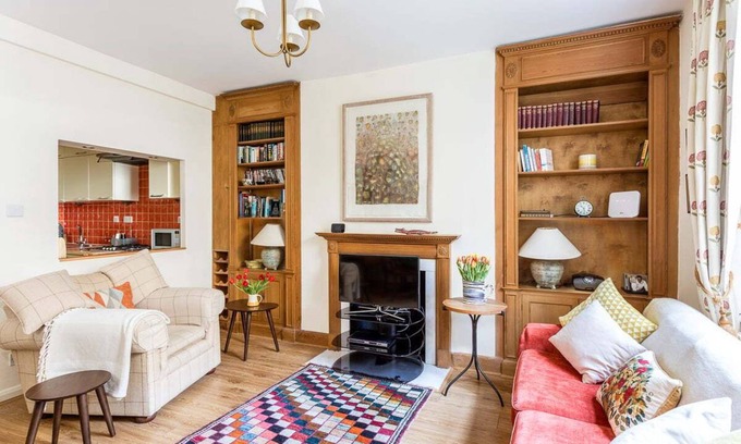 Churchill Apartment | Cosy Pimlico Retreat