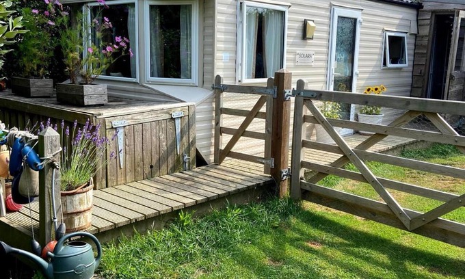 Treator Ski Chalet | Cosy Quiet Static Caravan Mawgan Porth St Eval