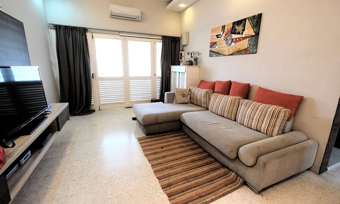Petaling Jaya House | Cosy & relaxing home opposite Taman Bahagia LRT Station @ PJ SS2