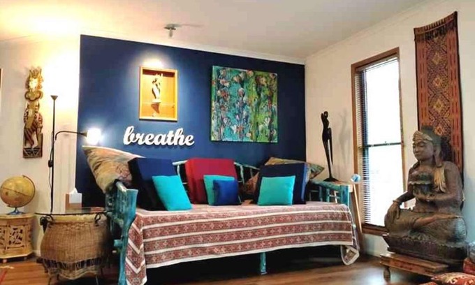Tallebudgera Villa | Cosy Romantic Cottage