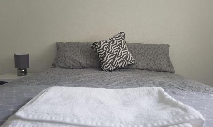 Galashiels House | Cosy Room in Galashiels