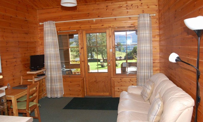 Killin Cabin | Cosy Rowan (2) woodland lodge by Killin, Loch Tay