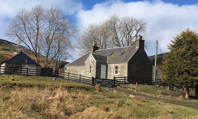 Selkirk Cottage | Cosy rural retreat in the beautiful Yarrow Valley