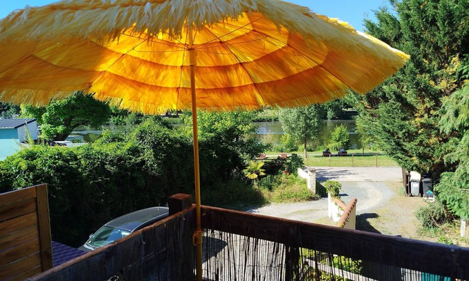 Bellerive-sur-Allier Apartment | Cosy studio on the shores of Lac d'Allier - breathtaking views and natural surroundings