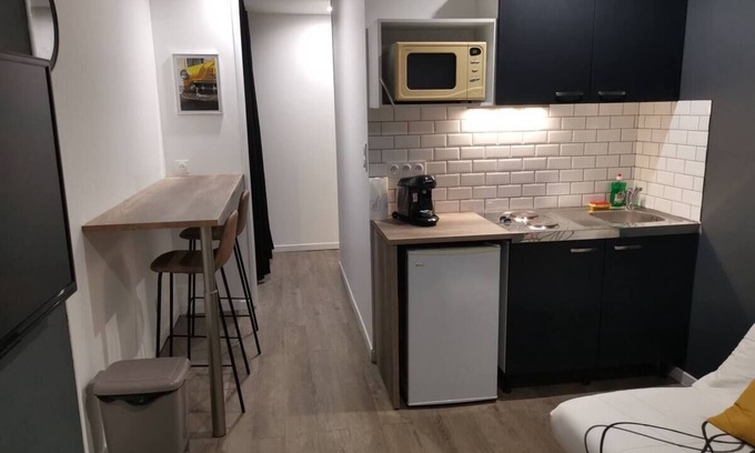 Cusset Apartment | Cosy studio at the foot of the Flachet metro station