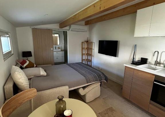 Frejus Ski Chalet | Cosy Studio Fréjus Centre Historique