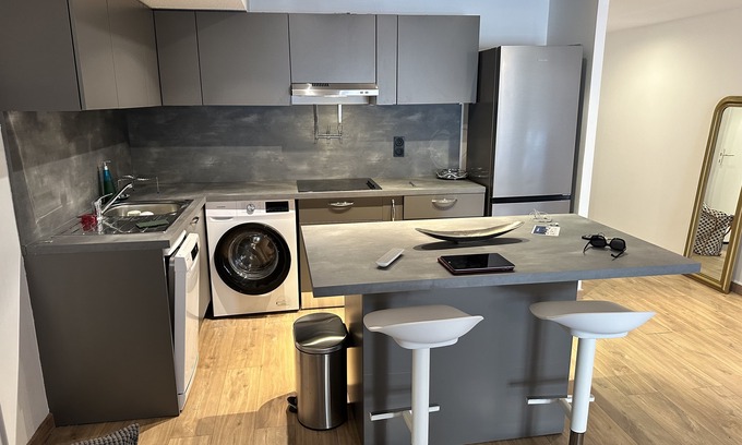 California - Pezou Apartment | Cosy, sunny studio less than 10 minutes from the beach!