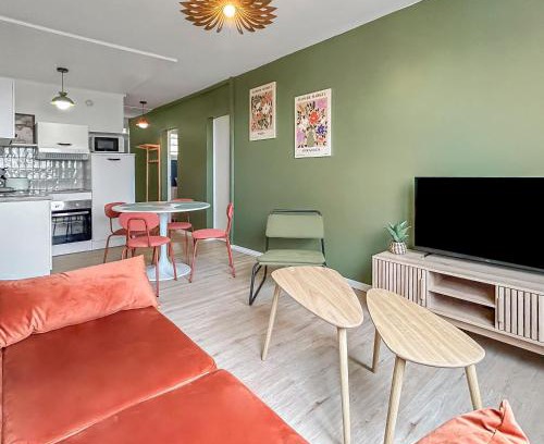 Saint-Cyprien Apartment | Cosy T3 Plein Centre, Clim & Balcon