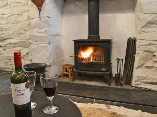 Rhiwbryfdir House | Cosy terrace cottage built into the mountain side.