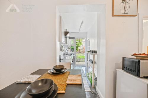 Tottenham Apartment | Cosy Tottenham Apartment Sleeps 4
