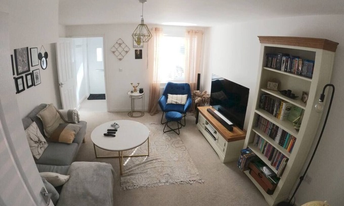 Pont Yates House | Cosy townhouse near Kidwelly (Free Wifi)