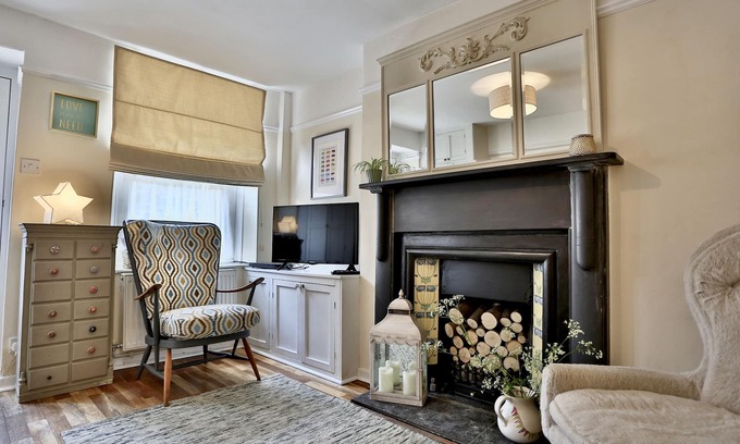 Crickhowell Cottage | Cosy Welsh Cottage - 1 min walk from town centre
