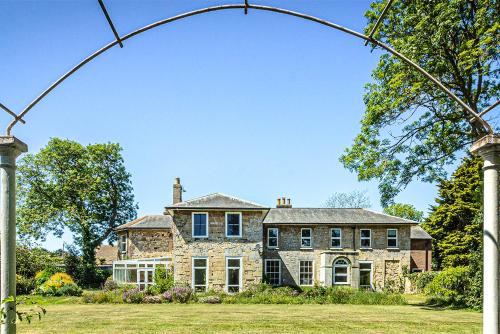 Freshwater Bed & Breakfast | Cosy Wolf Bed & Breakfast