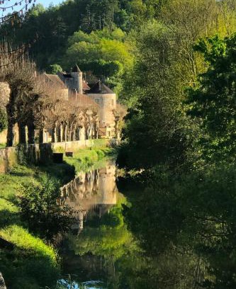 Noyers-sur-Serein Apartment | Coté-Serein La Privilège de la Tour Madame