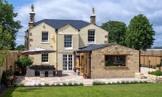 Broadway House | Cotsall House