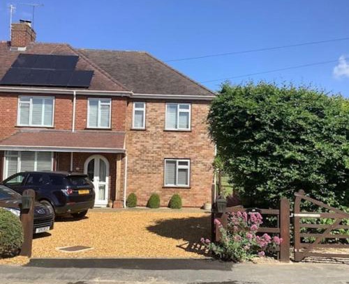 Badsey Apartment | Cotswold edge guest suite with Broadway Hill view