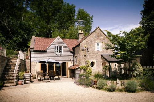 Combe Hay House | Cotswolds AoNB Cottage- Modern Renovation- Sleeps8