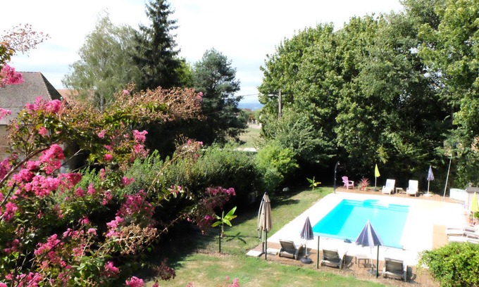 Argilly House | Cottage 10 people in a park with swimming pool