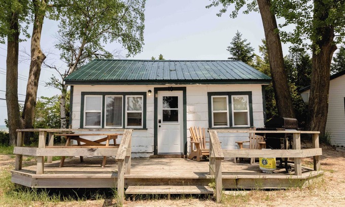 Sauble Beach Cottage | Cottage #10 - Sauble Beach Front