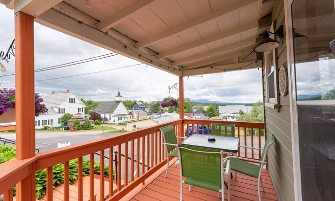 Weirs Beach Cabin | Cottage 16 Summary: T