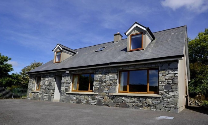 Clifden Cottage | Cottage 173 - Clifden