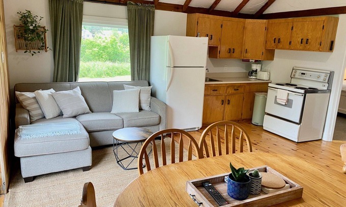French River Cottage | Cottage #2 - 2 bedroom - family & pet friendly!