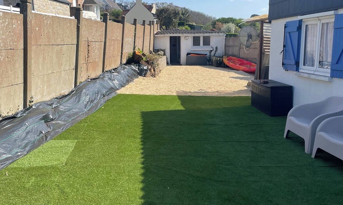Cote de Granit Rose House | Cottage 2 minutes from the beach and fishing With separate sanitary facilities