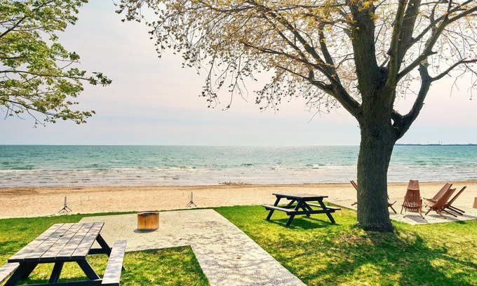 Wainfleet Cottage | Cottage 4: Beachfront Cottage Escape