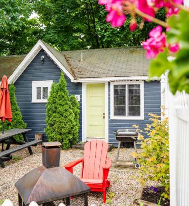 Wolfeboro Apartment | Cottage 5-6 - 2 Bedroom/1 Bath End Unit