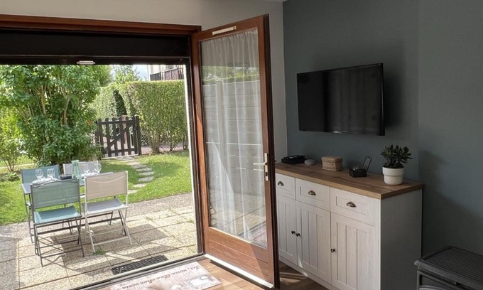 Cabourg Apartment | *Cottage 6 pers à Cabourg - Proche plage et thalasso, jardin, parking, Wi-Fi gratuit* - FR-1-487-358