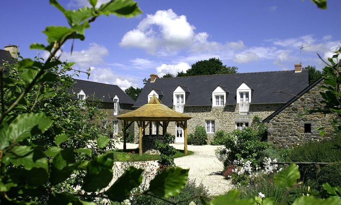 Miniac-Morvan Cottage | Cottage 6 pers. quiet, with sauna, large gardens