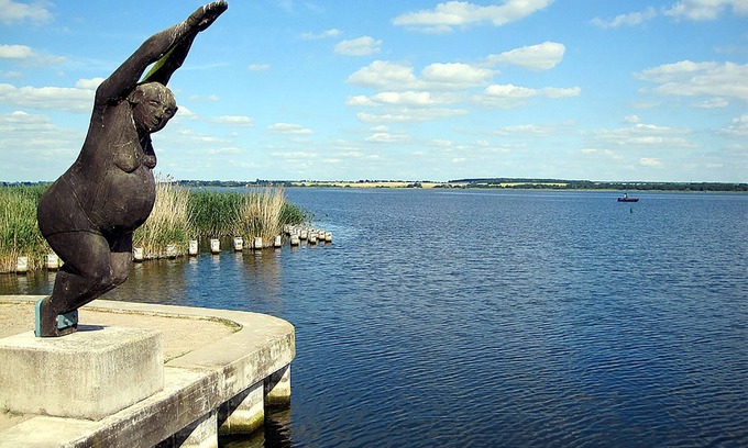 Neukalen House | Cottage 70sqm WFL, 600sqm Alleingrounds McPom Neukalen at Kummerower See