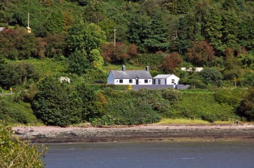County Waterford House | Cottage at Youghal Bridge