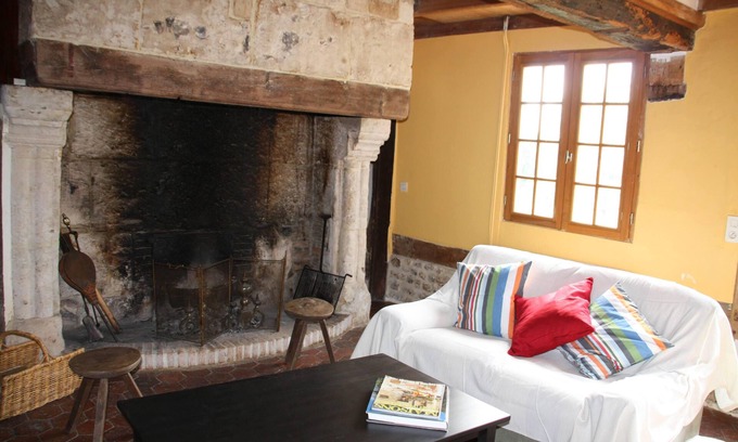 Pierrefitte-en-Auge House | Cottage between Sea and Country