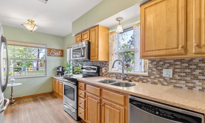 Madeira Beach Cottage | Cottage by the Beach