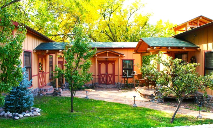 Cornville Cottage | Cottage by the Creek #2 - Cozy cottage in heart of wine country.