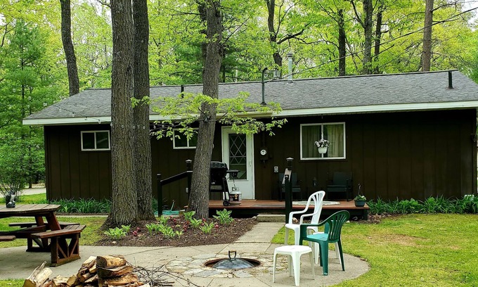 Lewiston Cottage | Cottage by the Lake just 3 miles from the quaint little town of Lewiston.